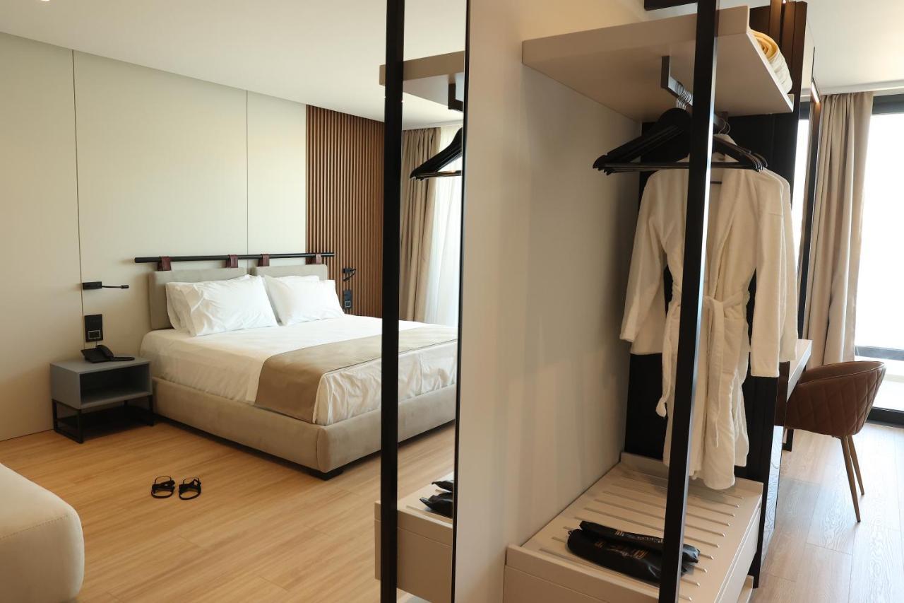 סרנדה Yacht Premium Hotel מראה חיצוני תמונה