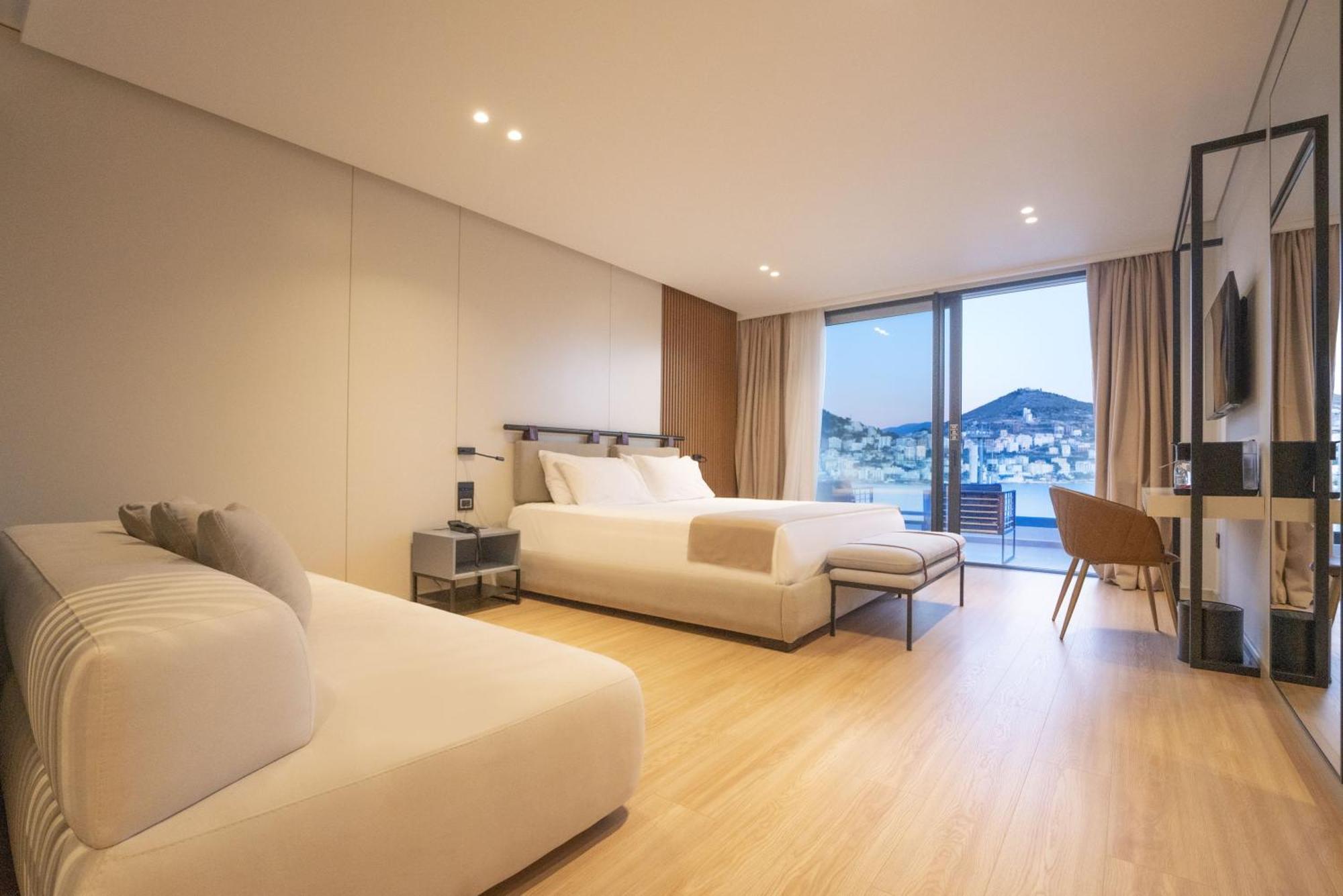 סרנדה Yacht Premium Hotel מראה חיצוני תמונה