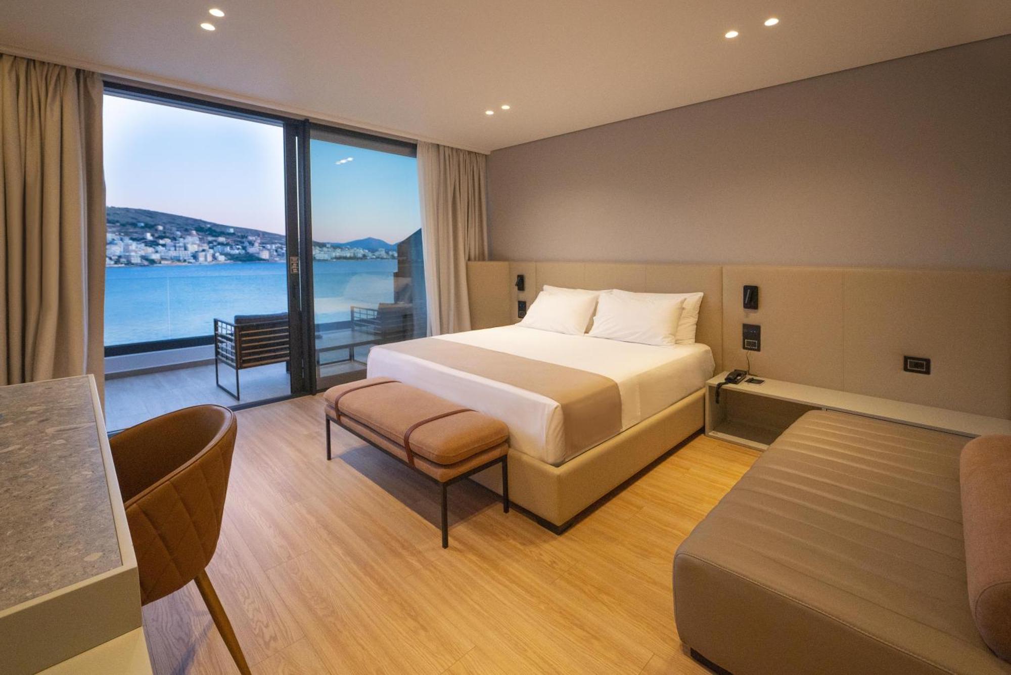 סרנדה Yacht Premium Hotel מראה חיצוני תמונה