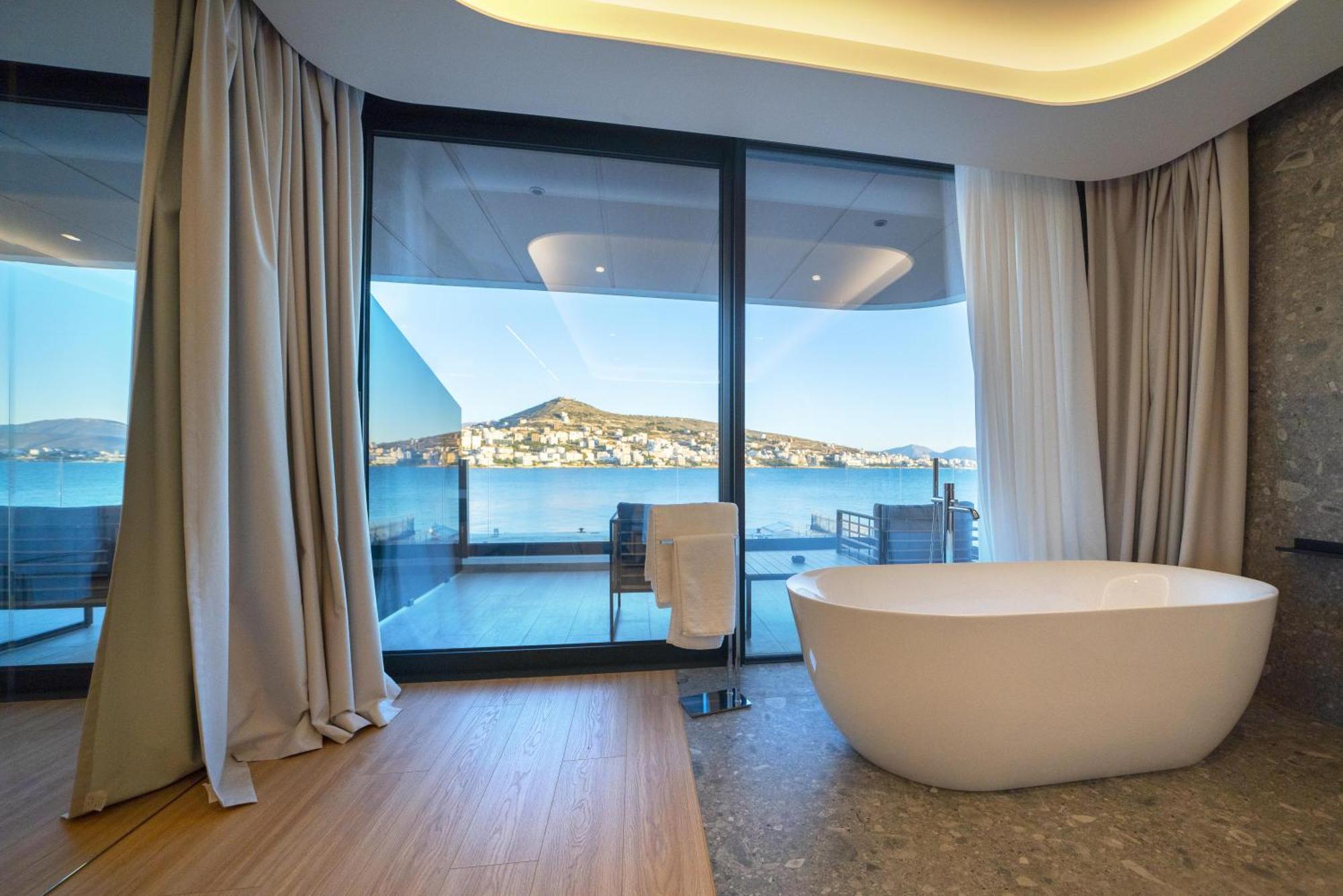 סרנדה Yacht Premium Hotel מראה חיצוני תמונה