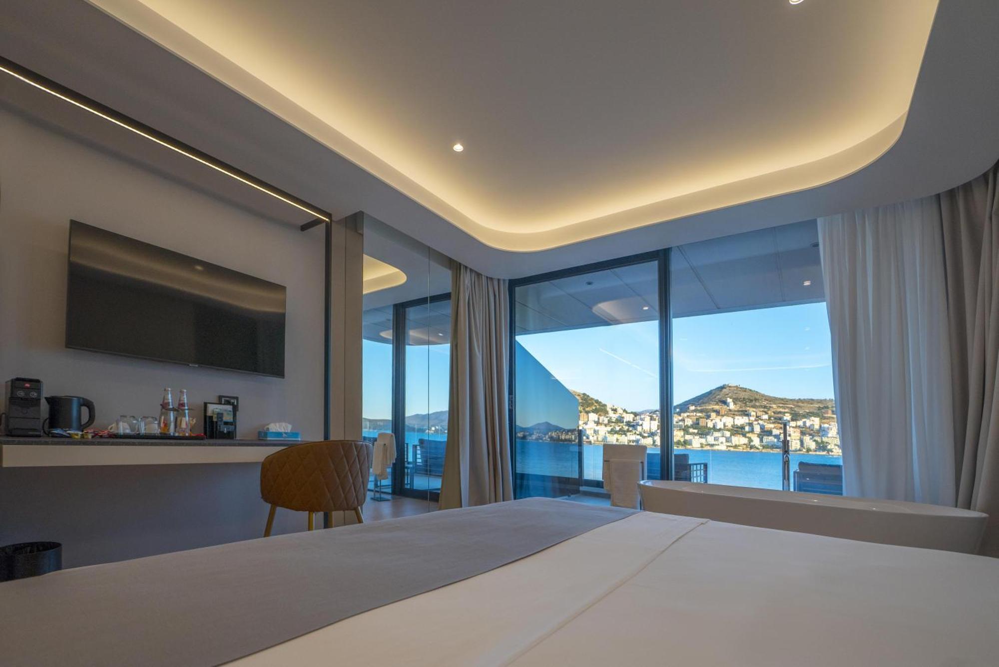 סרנדה Yacht Premium Hotel מראה חיצוני תמונה
