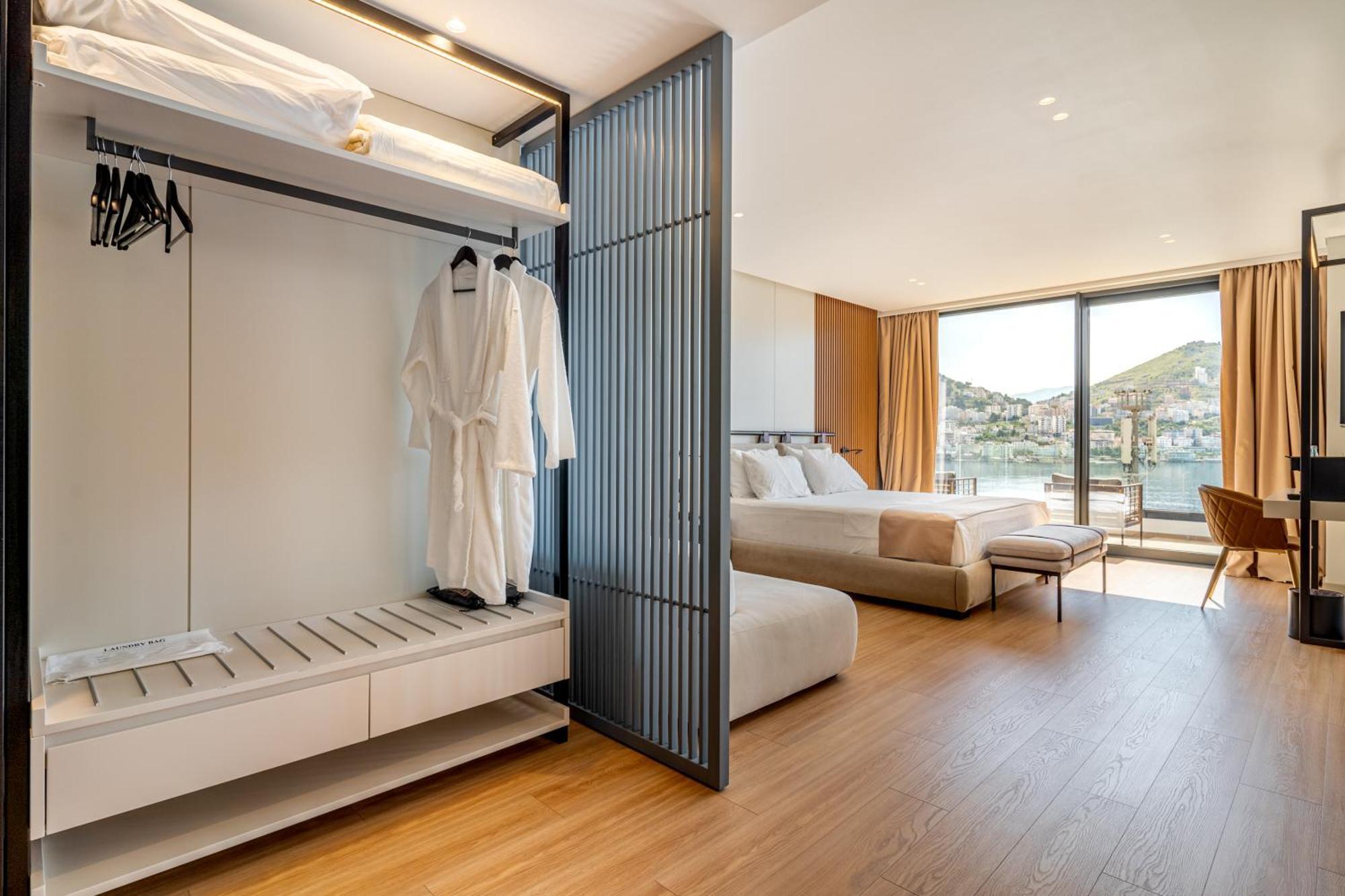 סרנדה Yacht Premium Hotel מראה חיצוני תמונה
