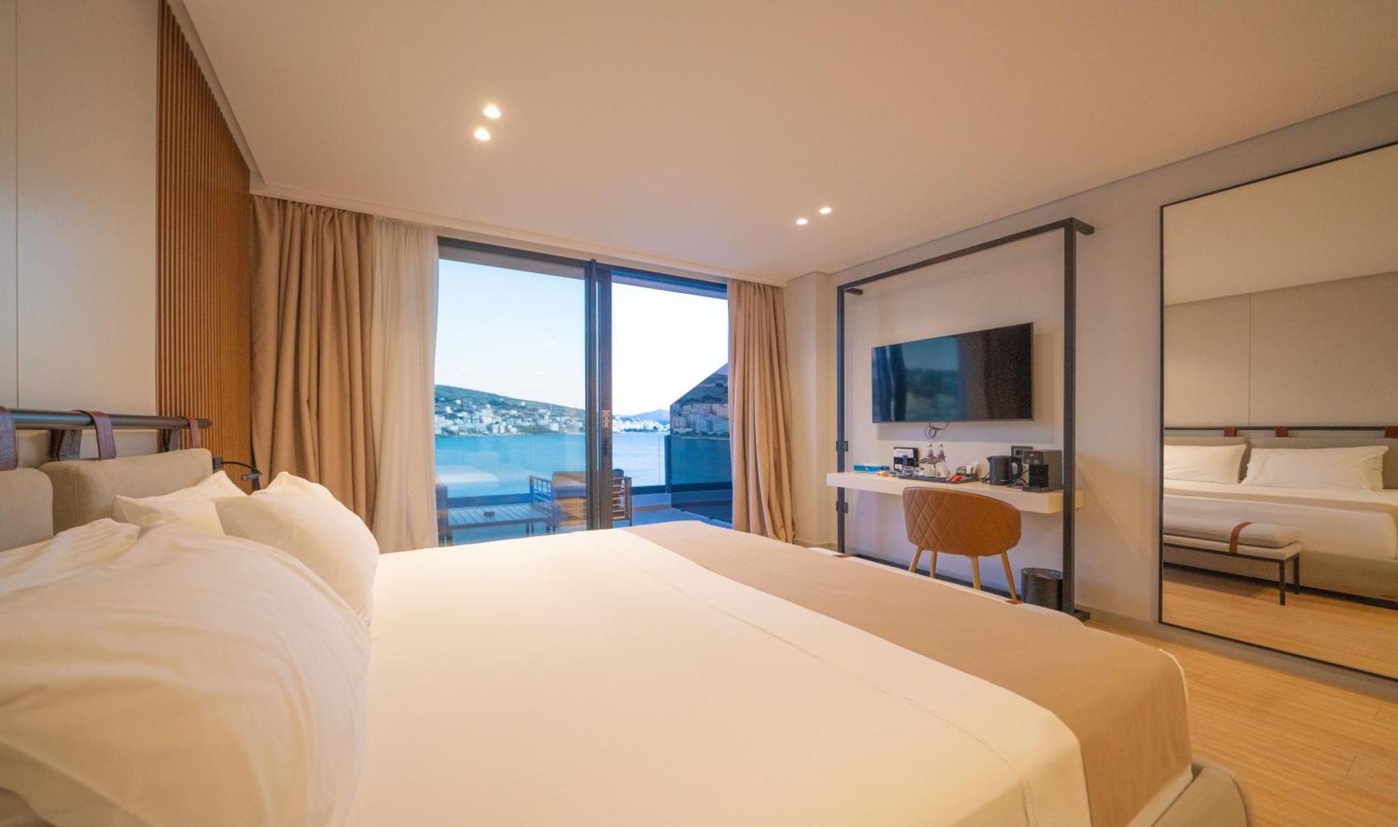 סרנדה Yacht Premium Hotel מראה חיצוני תמונה