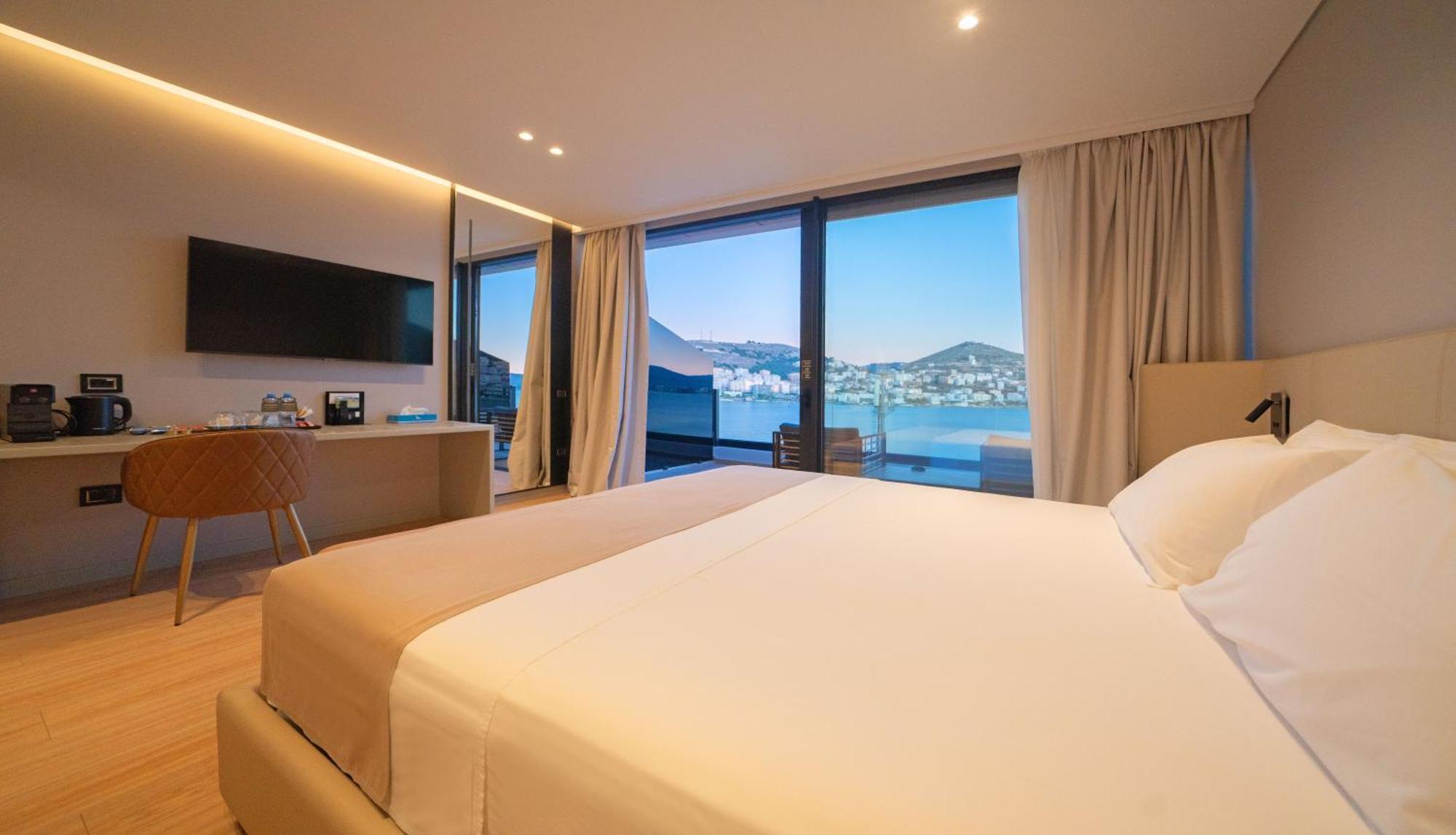 סרנדה Yacht Premium Hotel מראה חיצוני תמונה