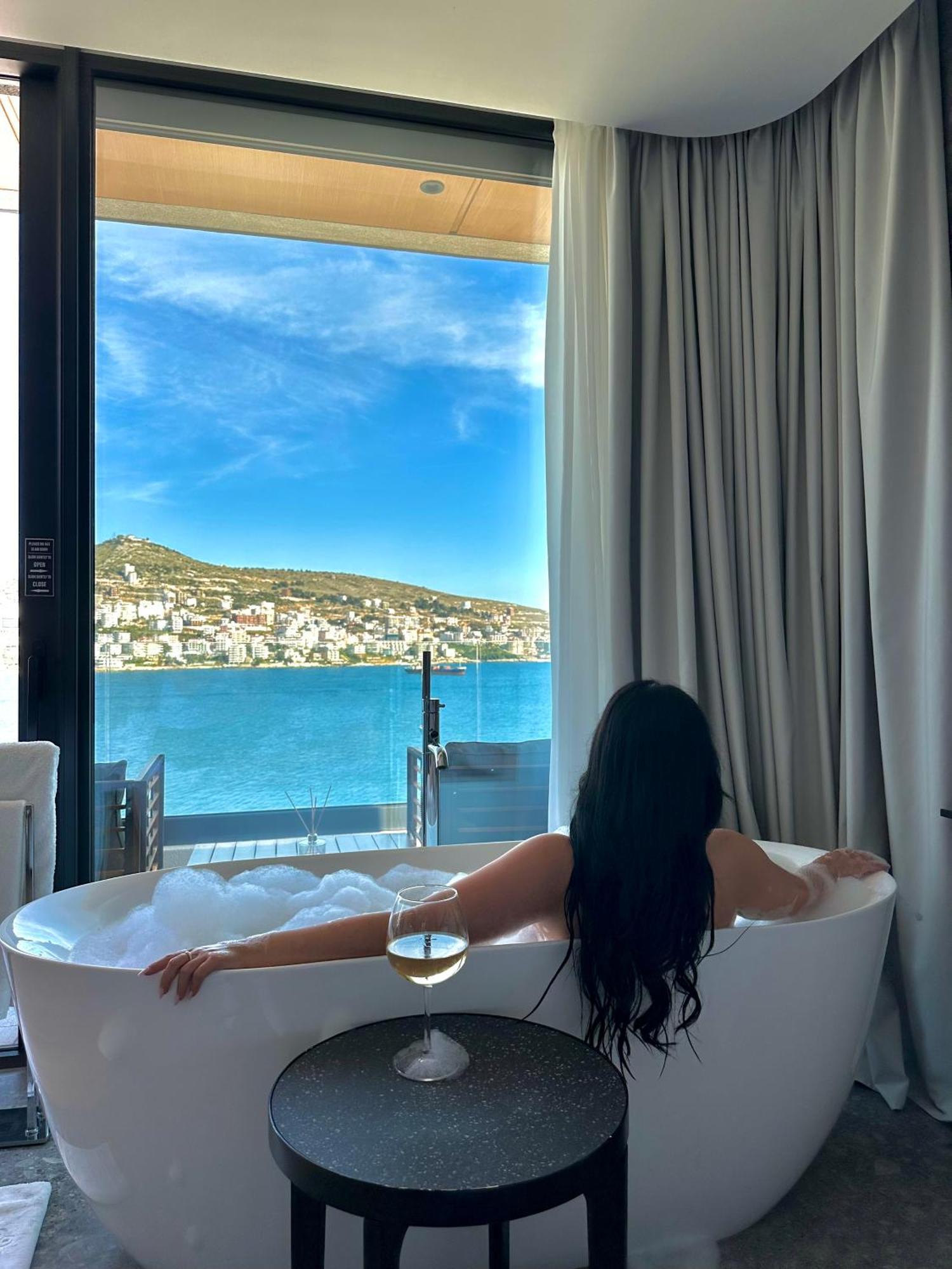 סרנדה Yacht Premium Hotel מראה חיצוני תמונה